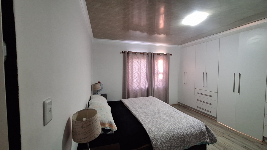 4 Bedroom Property for Sale in Velddrif Western Cape